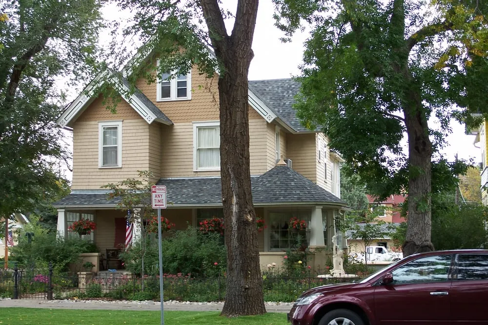 Slide of A & I Skyline Roofing