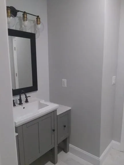 Slide of A & J Navas Construction