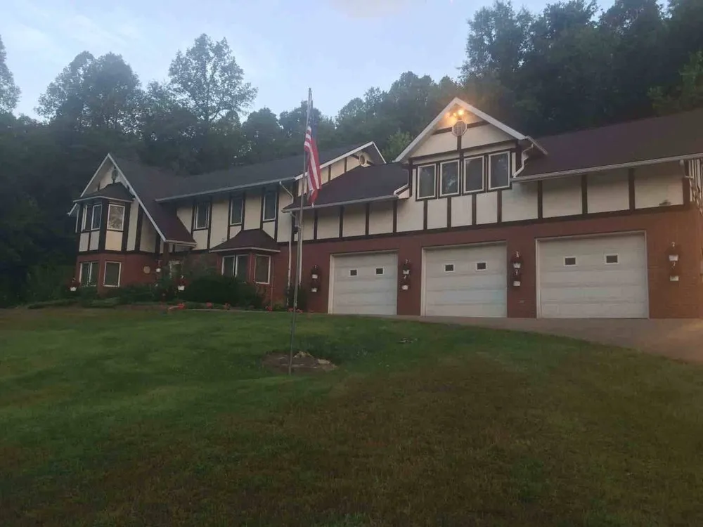 Slide of A & L Roofing