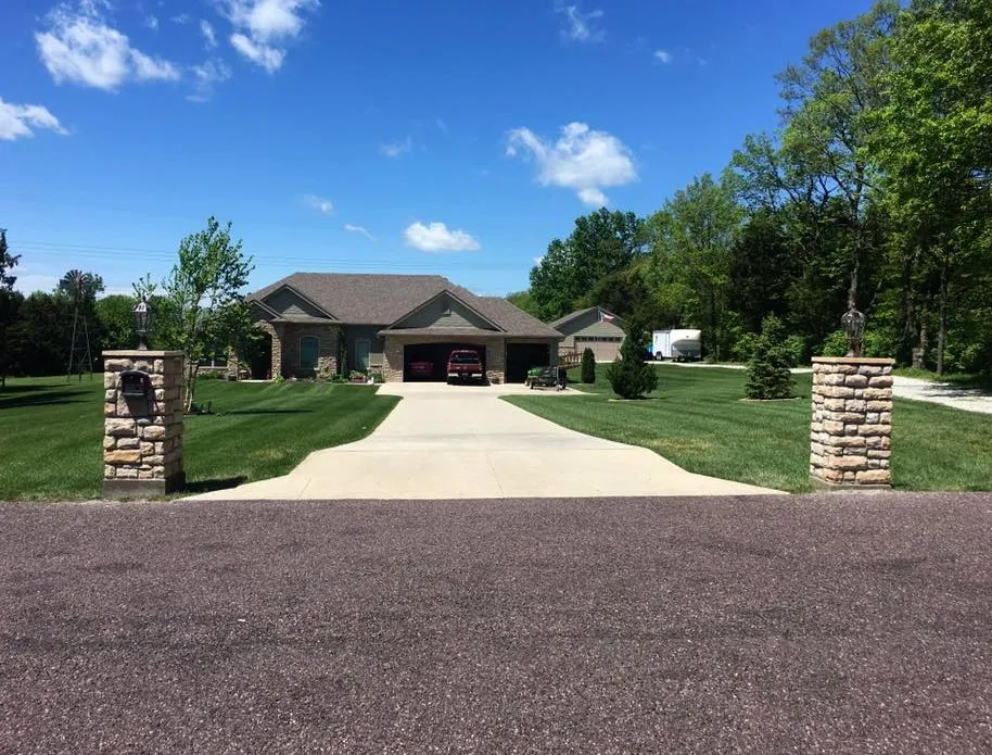 Slide of A D&D Contracting