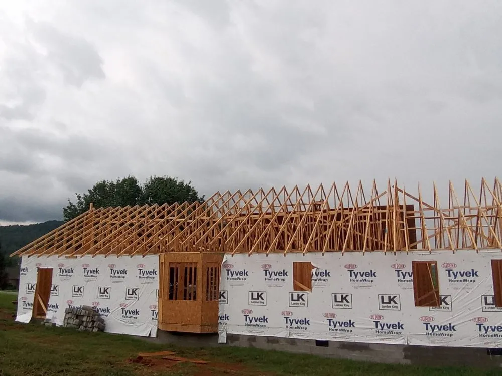 Top-rated storm damage roof repair same-day service across Ferguson, KY - A Earlybirds