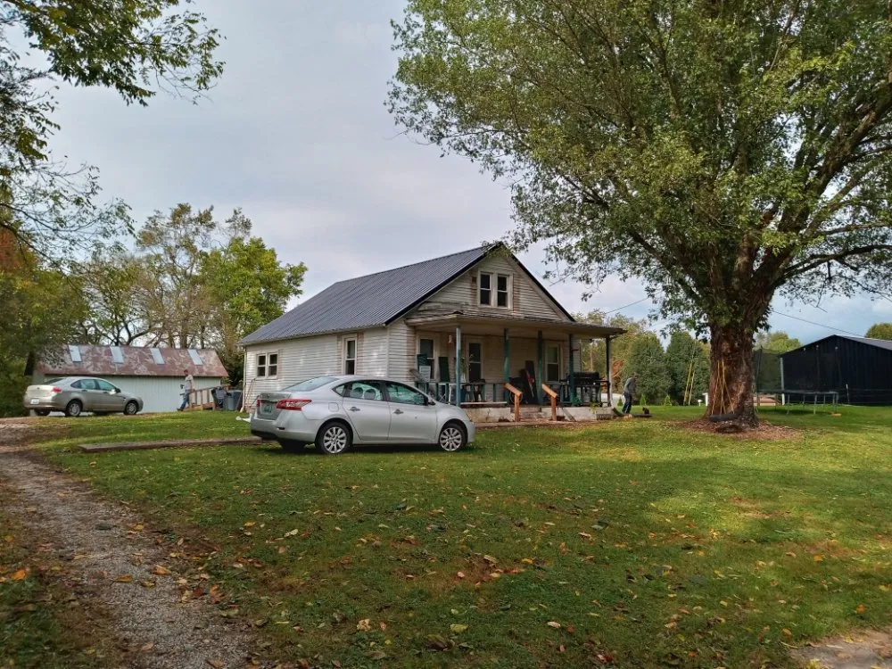 Professional storm damage roof repair near you in Ferguson, KY by A Earlybirds