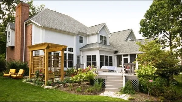 A Guaranteed Roof & Guttering Logo