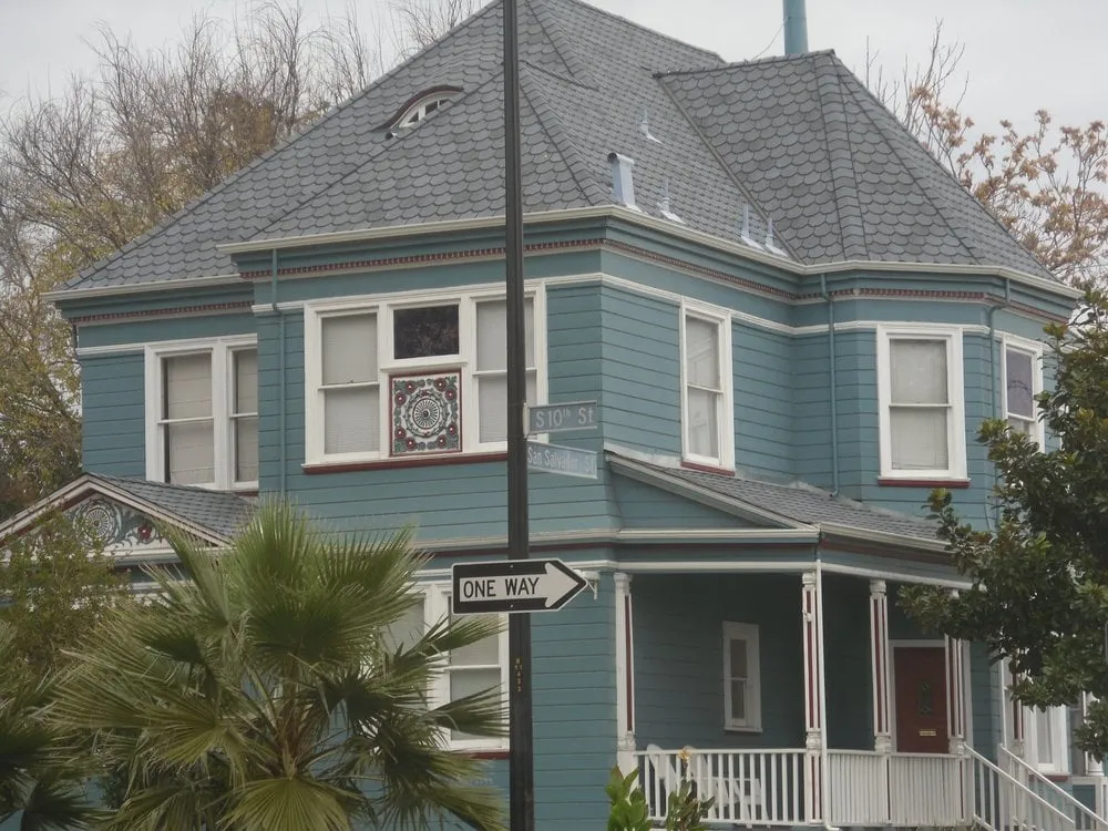 Slide of A L Residential & Commercial Roofing