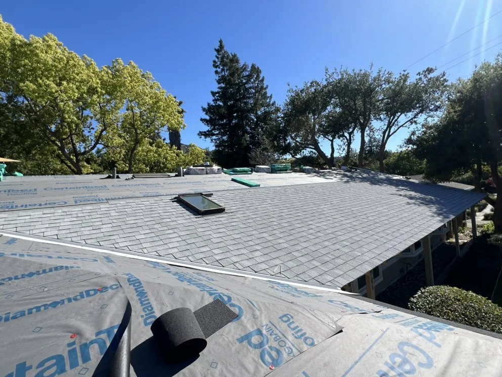 Slide of A. Mendoza Roofing