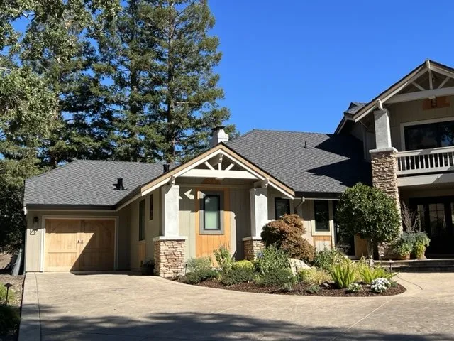 Slide of A. Mendoza Roofing