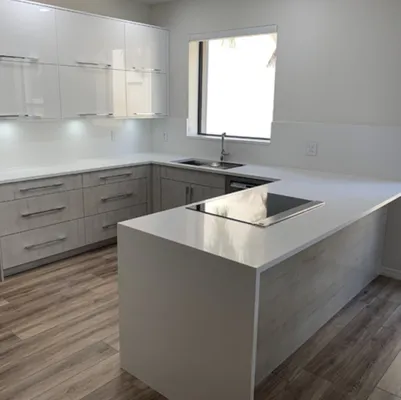 A Rose Contractors Logo