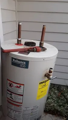 A To Z Roofing & Handyman Logo