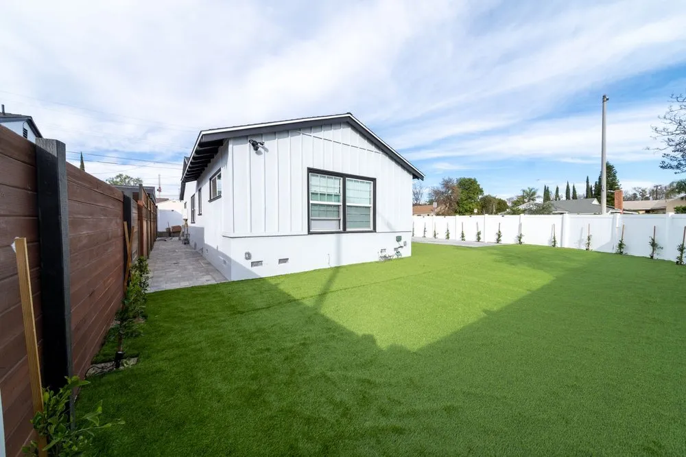Emergency roof repair for fast service in Valley Village, CA by A to Z Vision Remodeling