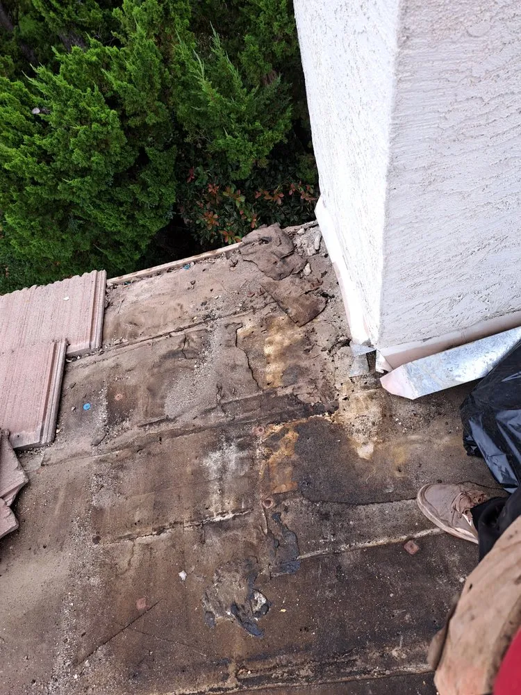 Slide of A V O Handyman Services