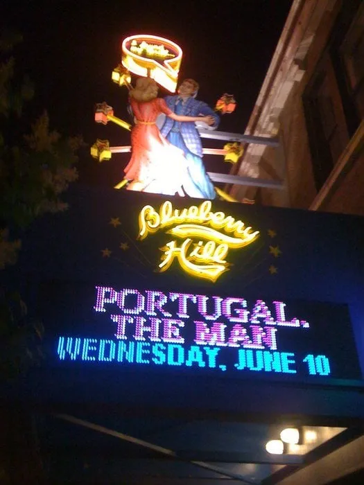 Slide of A Z Santos Construction and Remodeling