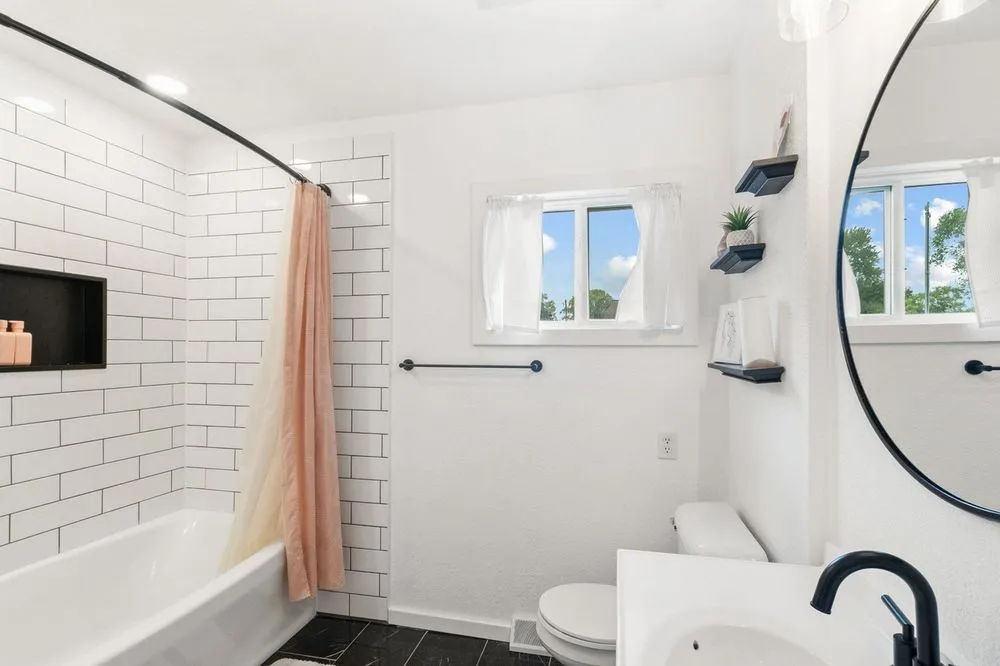 Slide of A&A Contracting