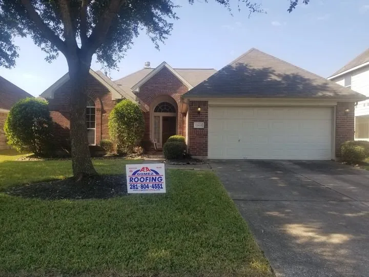 Slide of A&A Gomez Roofing