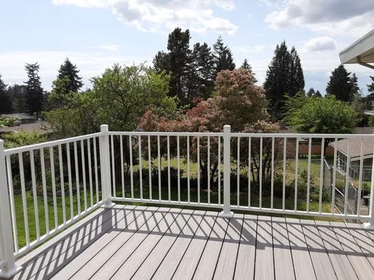 AA Roofing & Decking Logo