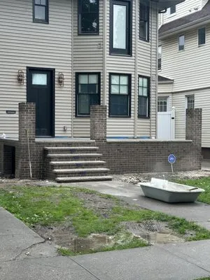 AAA Remax Construction Logo