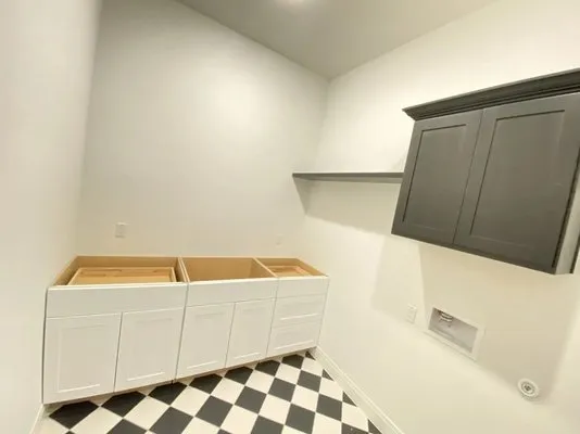 AAA Roofing & Construction Logo