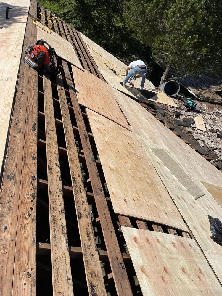 Slide of Abarca's Roofing & Construction