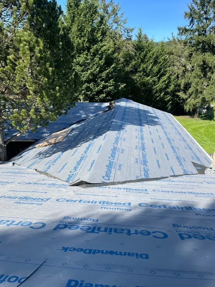 Slide of Abarca's Roofing & Construction