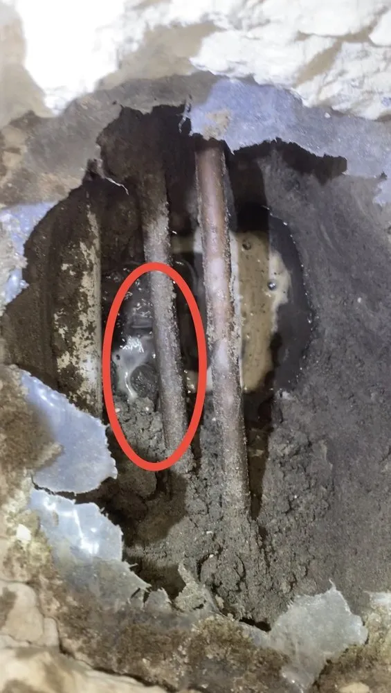 Slide of Above & Beyond Leak Detection