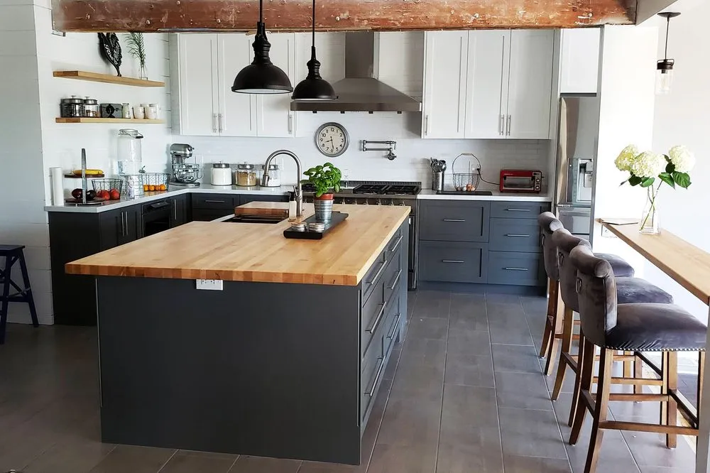 Slide of Abraham Building & Consulting