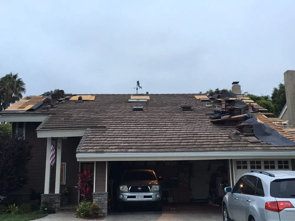 Slide of Absolut Roofing