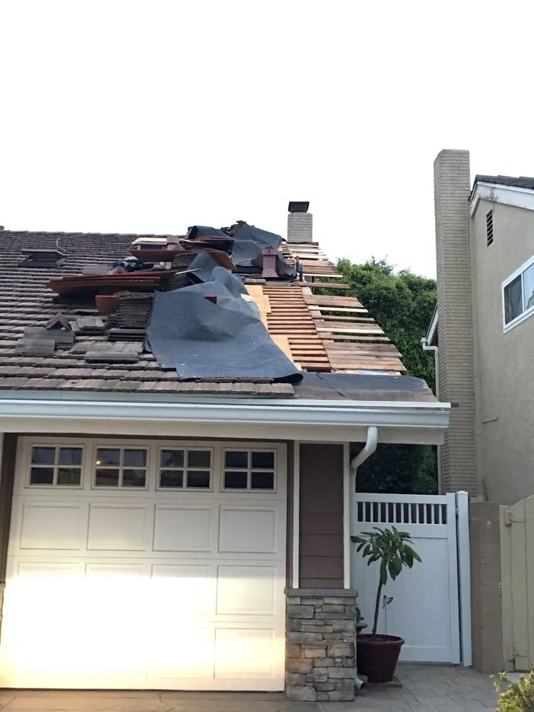 Slide of Absolut Roofing