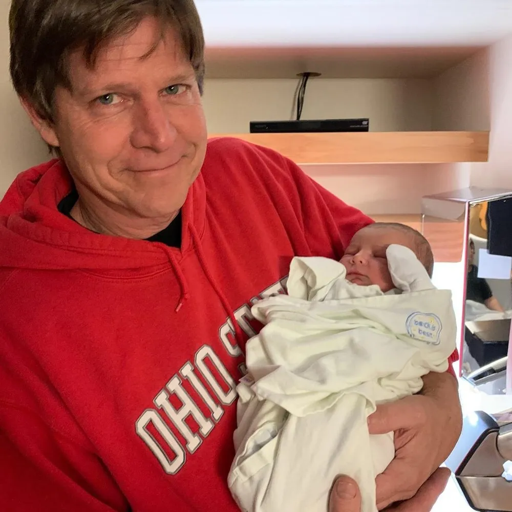 Slide of Ace Roofing