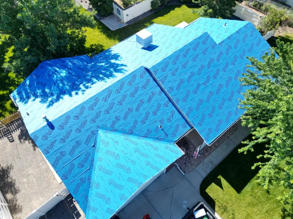 Slide of Aces Roofing