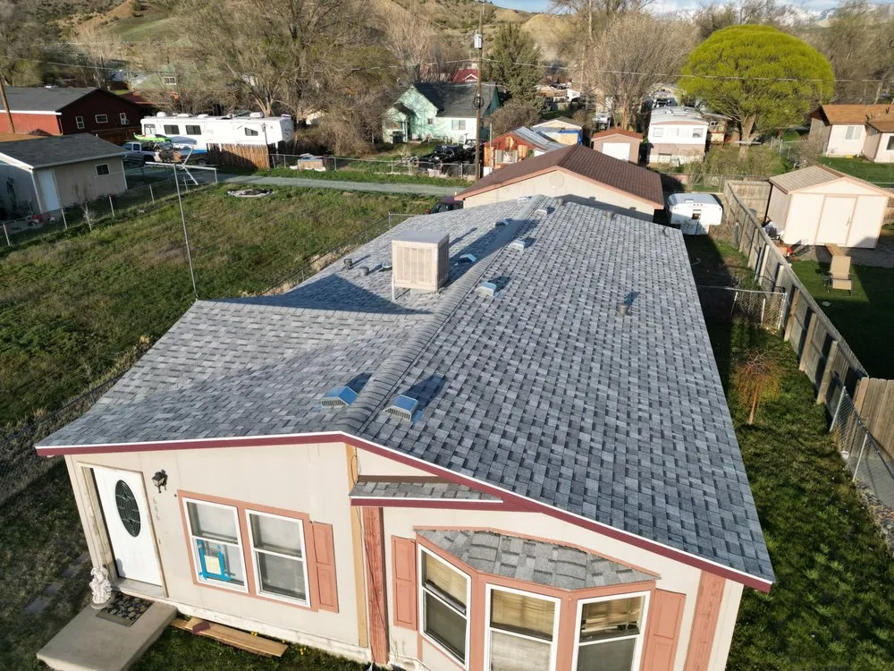 Slide of Aces Roofing