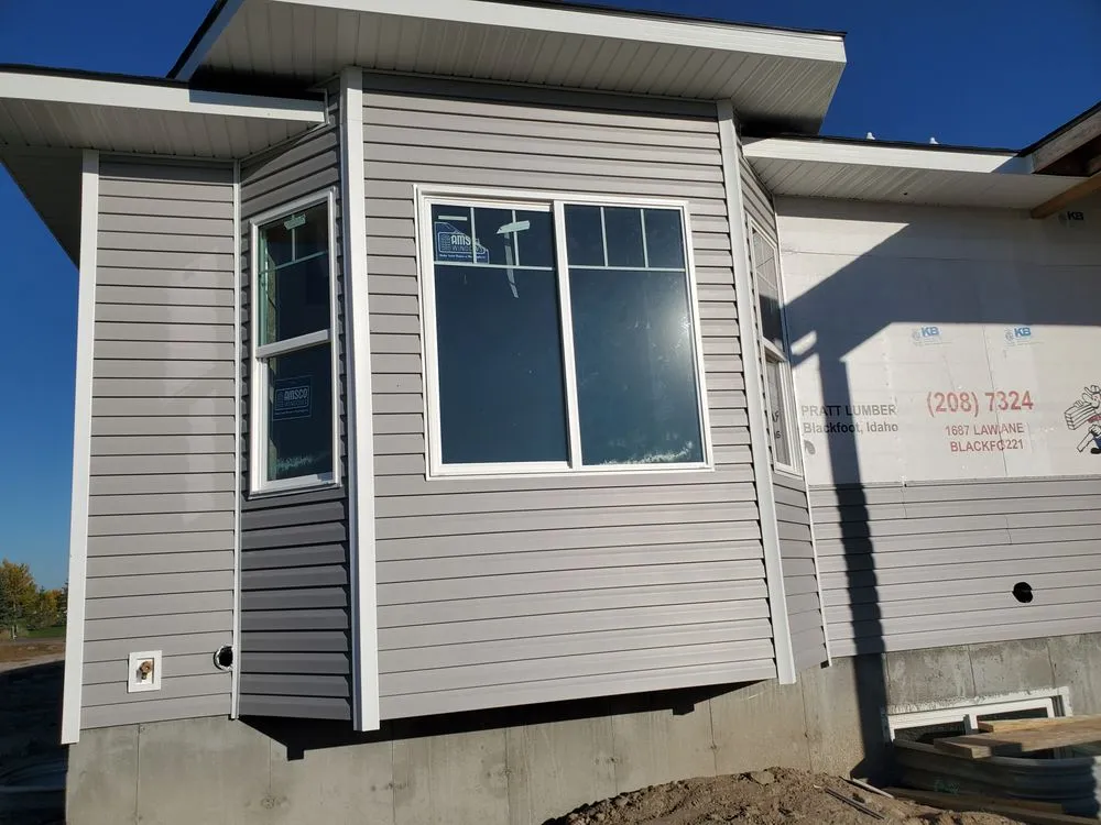 Slide of Acevedos Roofing