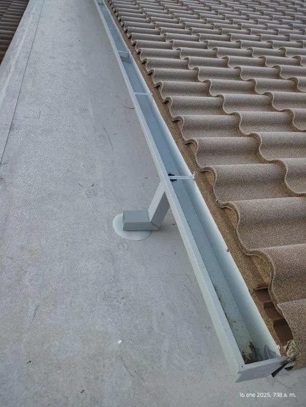 Slide of Acme Roofing Services