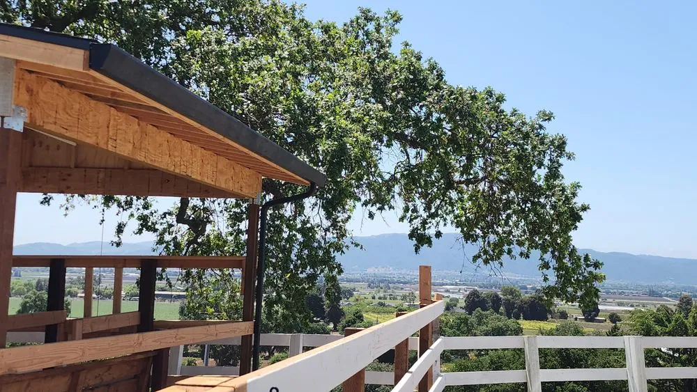 Slide of Acme Roofing Services