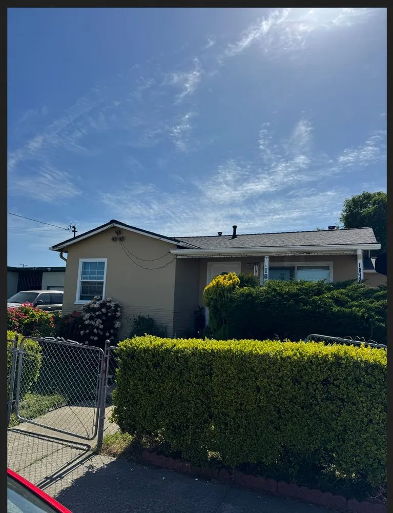 Slide of Acme Roofing Services