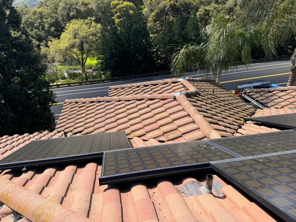 Slide of Acme Roofing Services