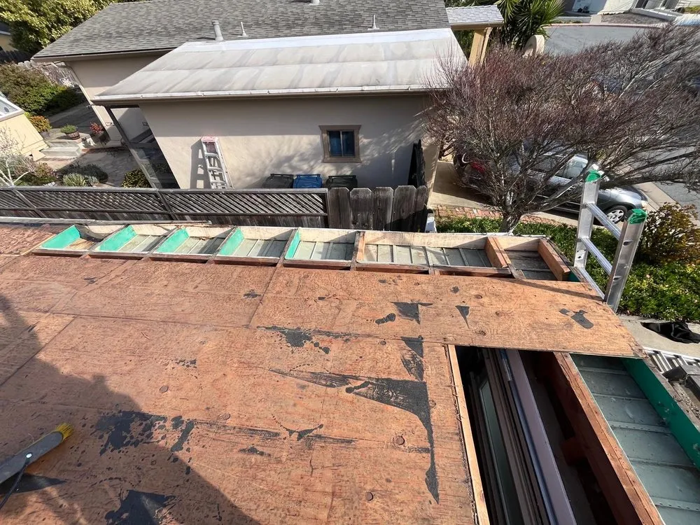 Slide of Acme Roofing Services