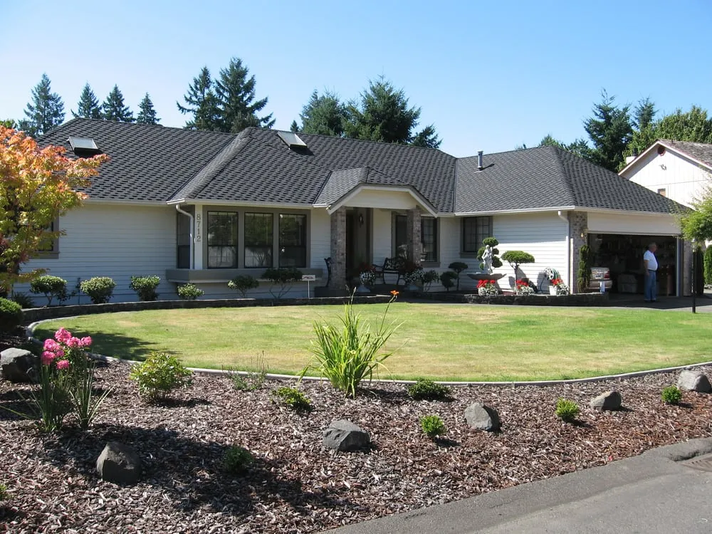 Slide of Acme Roofing