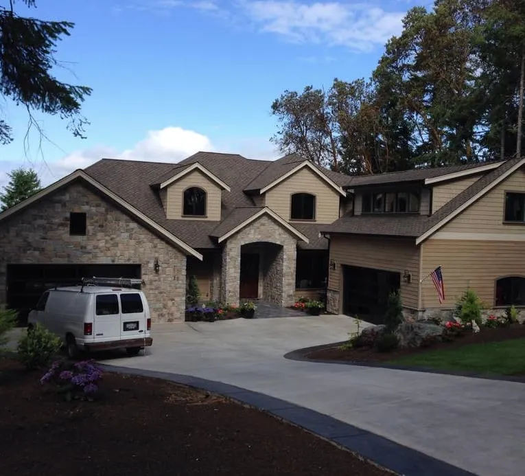 Slide of Acme Roofing