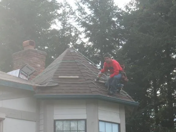 Slide of Acme Roofing