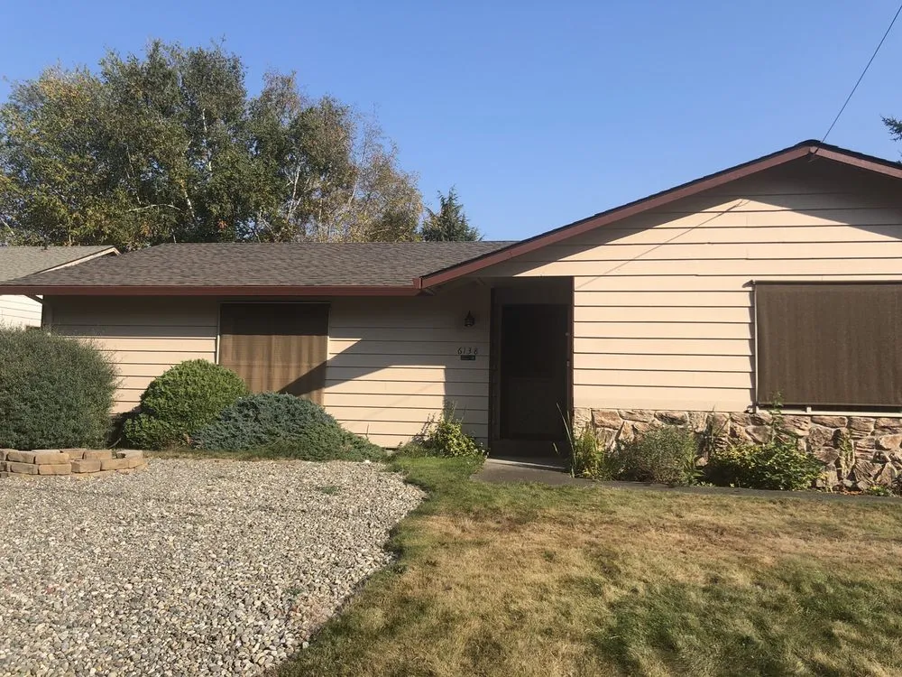 Slide of Acme Roofing