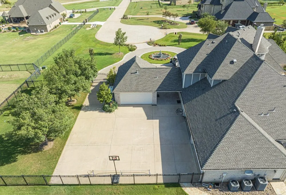 Slide of Acorn Roofing & Construction