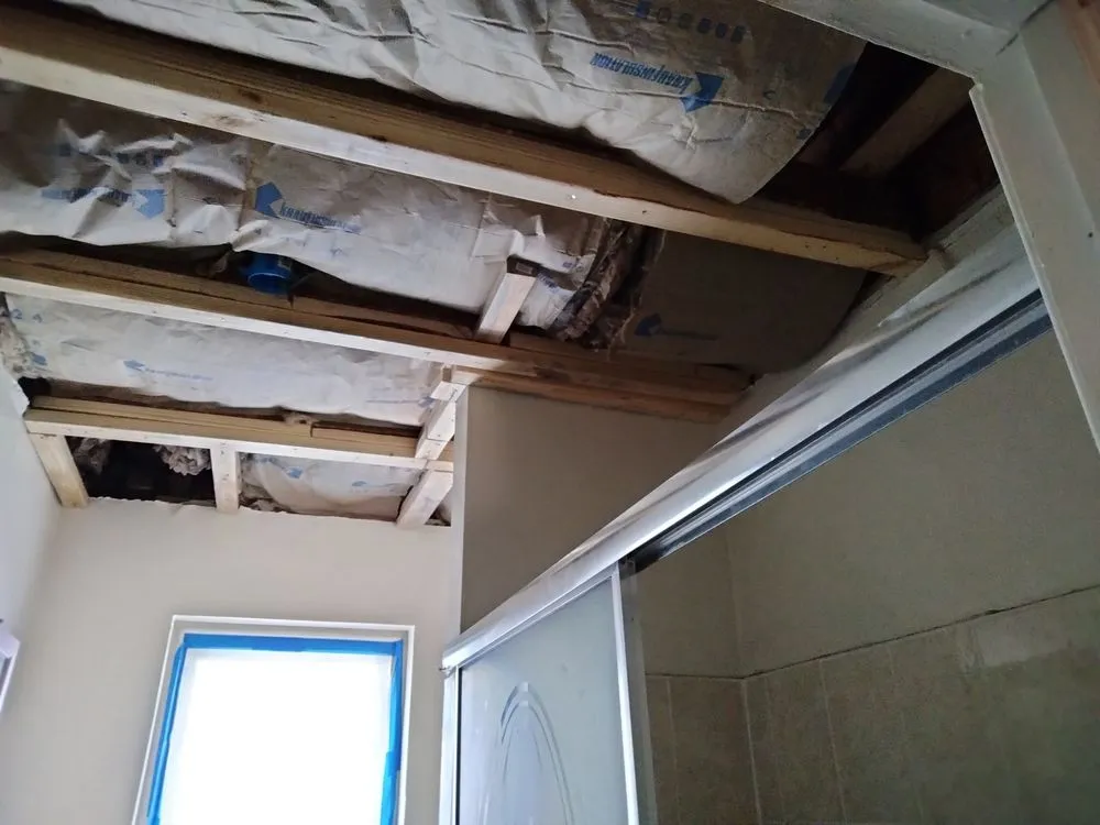 Licensed roof leak repair in Huntingdon Valley, PA - Adjustering