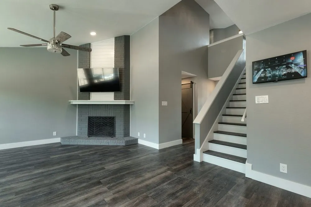 Slide of Advanced Construction and Remodeling