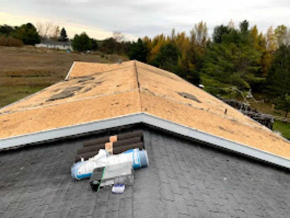 Reliable storm damage roof repair in Greenbay, WI by Advanced Contracting