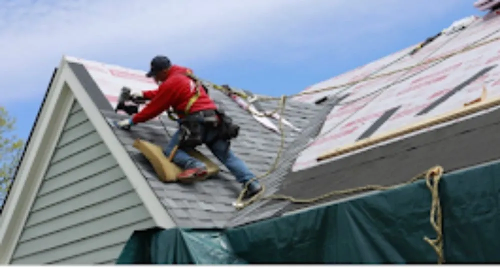 Emergency roof replacement experts serving Greenbay, WI - Advanced Contracting