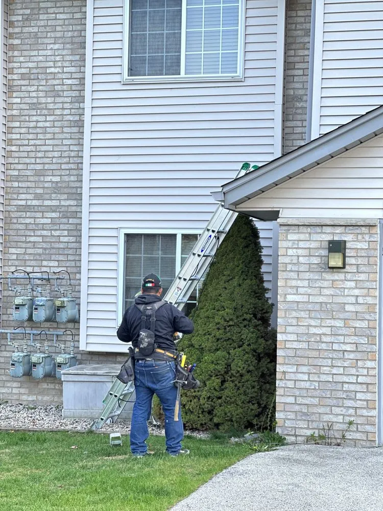 Licensed shingle roofing service in Greendale Wisconsin, WI by Advanced Home Exterior