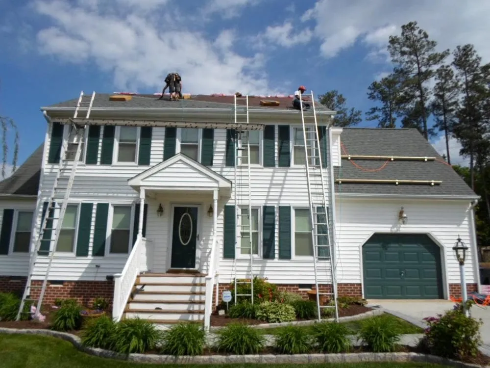Expert roof leak repair experts serving North Chesterfield, VA - Advanced Home Exteriors LLC- Roofing Services Contractor