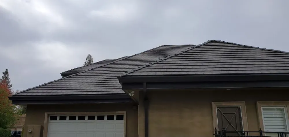 Slide of Advanced Roofing & Raingutters