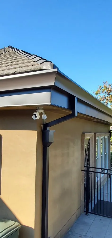 Slide of Advanced Roofing & Raingutters