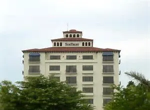 Advanced Roofing & Sheetmetal Logo