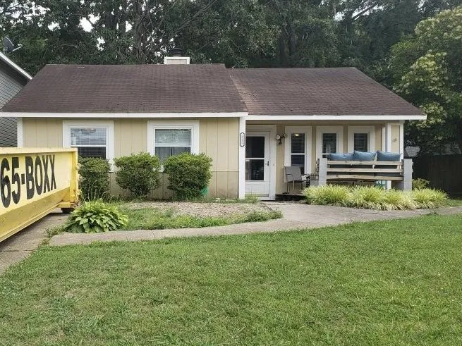 Slide of Advanced Vinyl Solutions